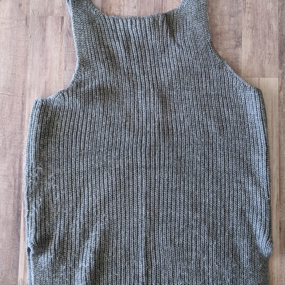 Leith Sleeveless Gray Beaded Sweater Vest Size Small - Picture 6 of 6